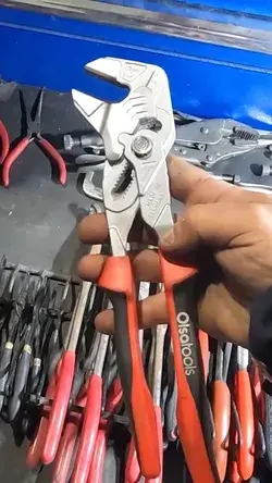 Showing the Pliers collection with this toolbox tour