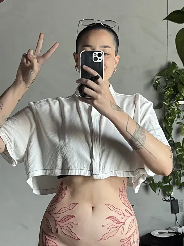 tattoo woman body line