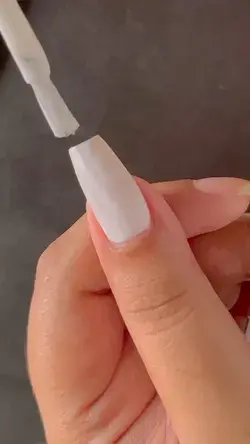 Easy and pretty nail design