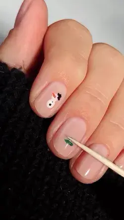 Minimalist mix & match Christmas nails