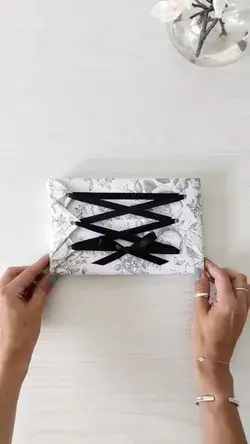 BEST NO TAPE GIFT WRAPPING IDEA