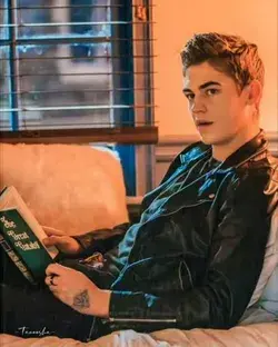 Hero Fiennes Tiffin