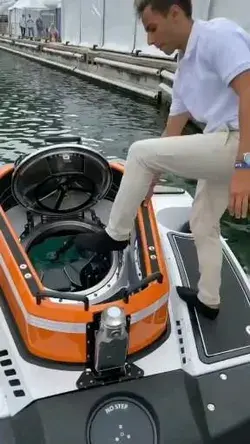 We have seen a drone car, how about personal submarine