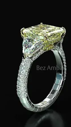 Fancy Yellos Diamond ring