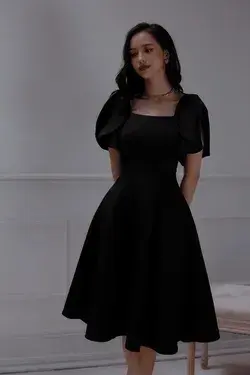 Vee Bellatrix | Black Dress Outfit Classy Elegant