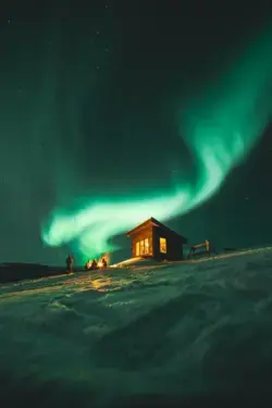 BJØRNFJELL MOUNTAIN LODGE, a homey wooden Northern Lights lodge