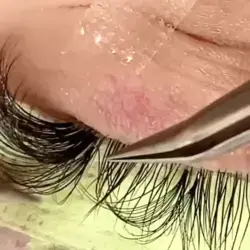 eyelash extension