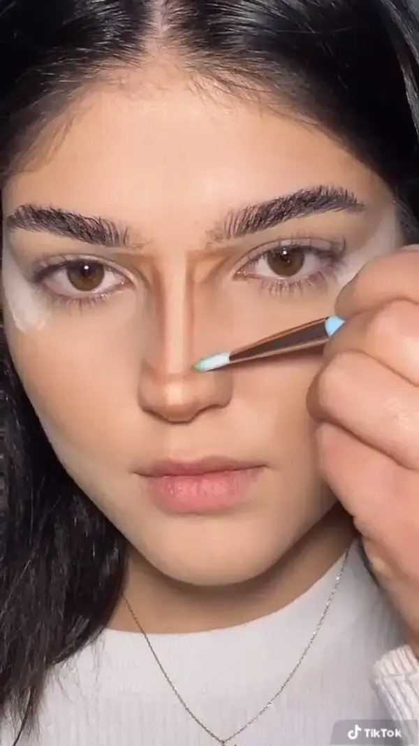 PERFECT NOSE CONTOUR