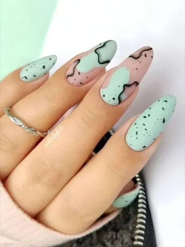 15 Trendy Fall Back-to-School Nails That Deserve an A+