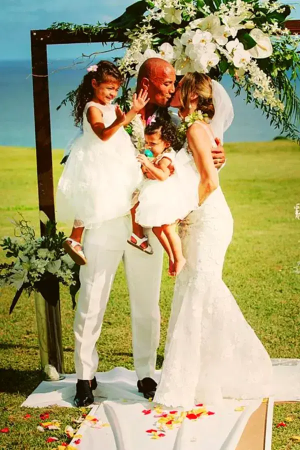 Dwayne Johnson and Lauren Hashian wedding pictures with their kids are so adorable 💓