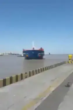 Ship Anchor Collides with Bollard