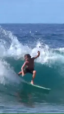 📼Jackson Dorian surfing Hawaii winter 2020 [2min]