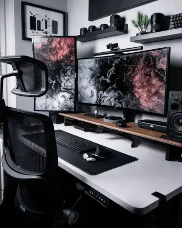 Dark Mood Setup Ideas For Your Inspiration & Minimalist Tech