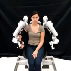 Este exoesqueleto robótico utiliza algoritmos para brindar una fisioterapia efectiva 