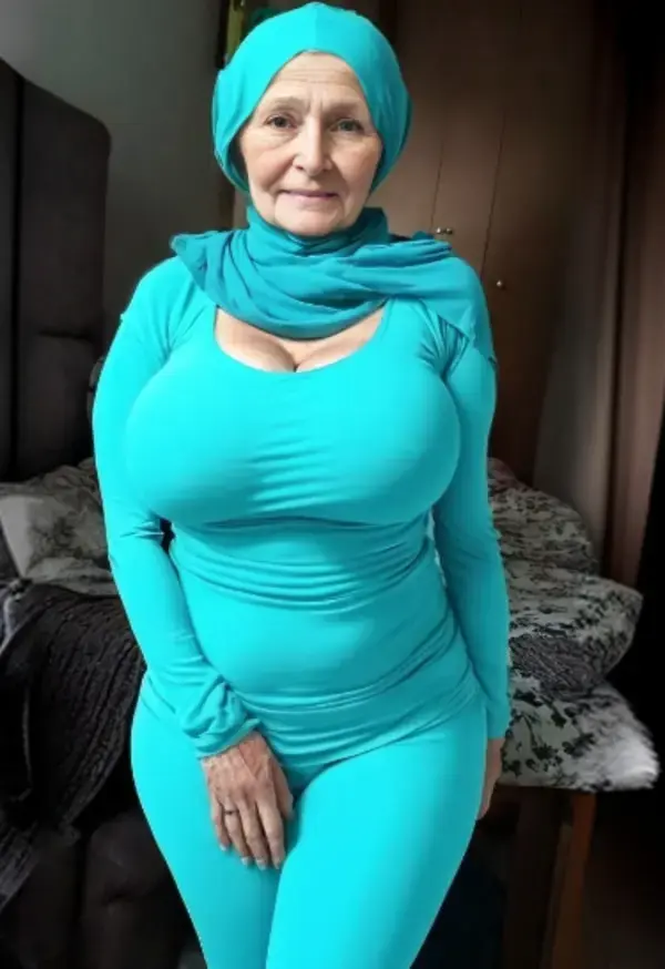 Attractive Women Dress Over 85 | Mature Grandma, Grandmother Fashion, Mom Bio, Wiki Granny