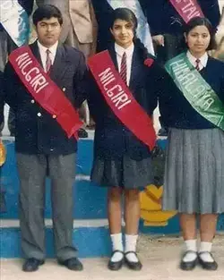 21 Bollywood Celebrities And Their Rare Photos From School And College Time